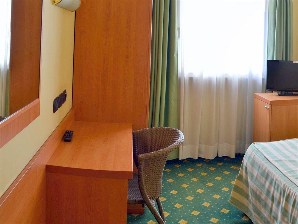 Hotel Embassy Pero Dış mekan fotoğraf