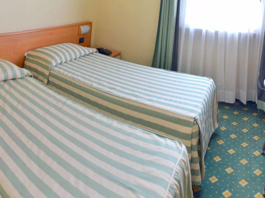 Hotel Embassy Pero Dış mekan fotoğraf